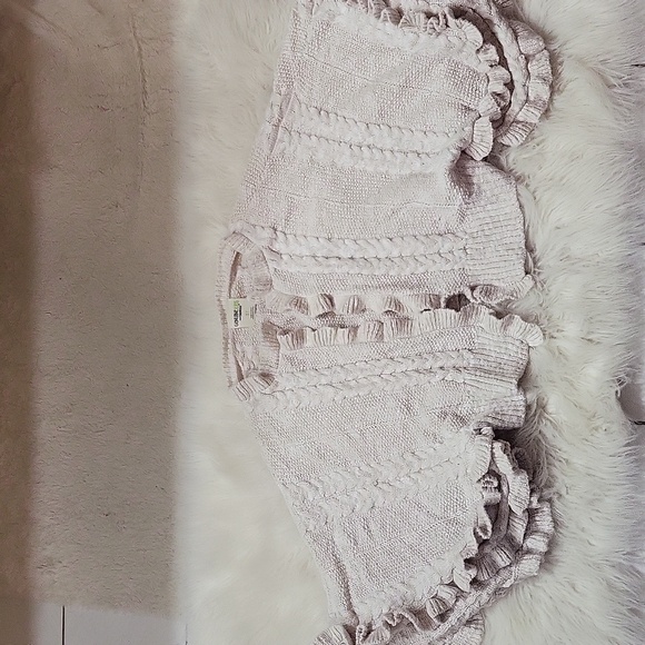 OSH KOSH Girl's cream color soft sweater cape size 5T - Picture 3 of 6